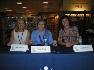 One of my TFoB panels, with Anne Canadeo (l) and Jenn McKinlay (r)
